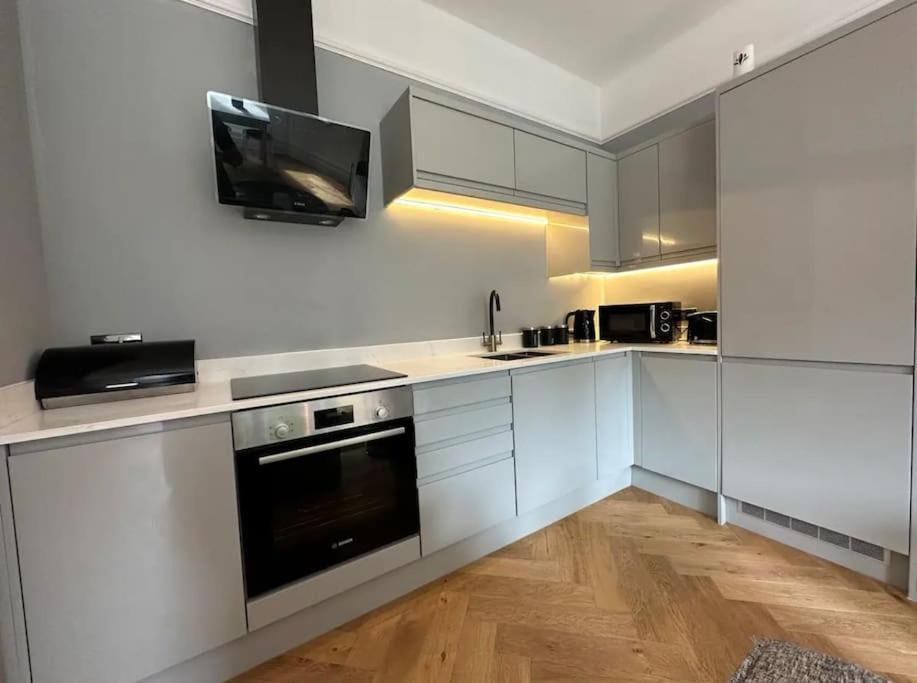 Superior Stay, Sophia Gardens, City Centre And Stadium Sleeps 4 Cardiff Eksteriør bilde